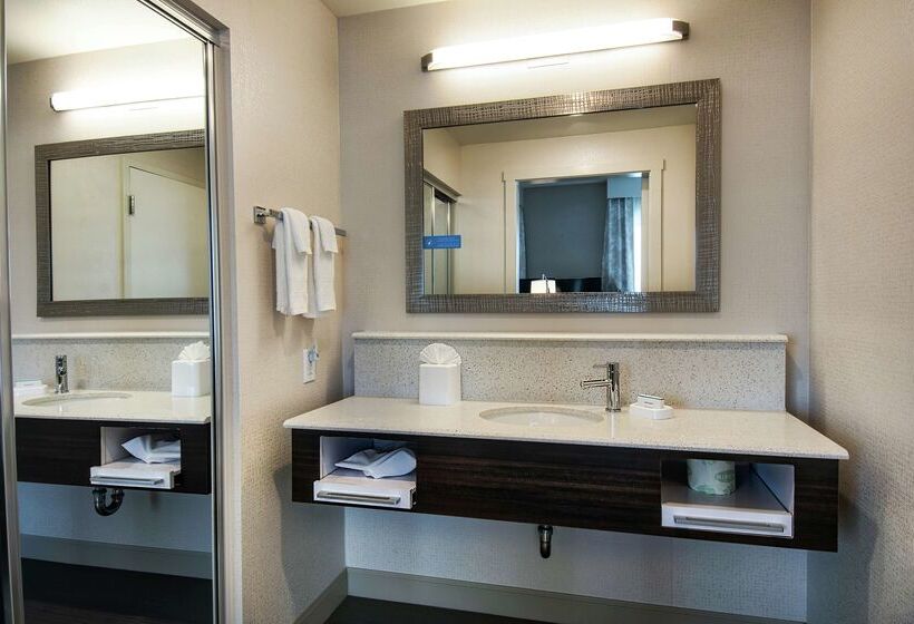 Отель Hampton Inn & Suites Mission Viejo