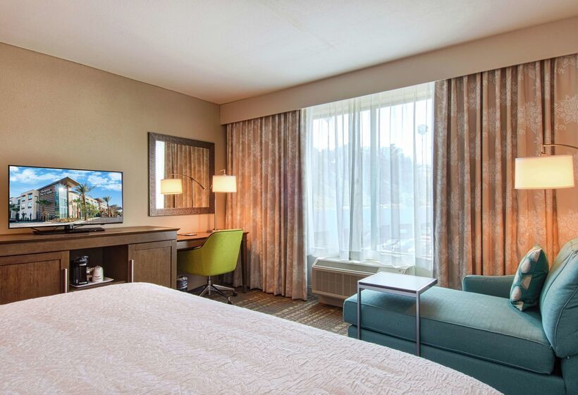 Отель Hampton Inn & Suites Mission Viejo
