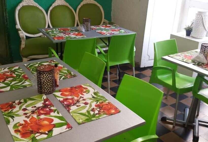 ホテル Hostel Green House Coffee Bar