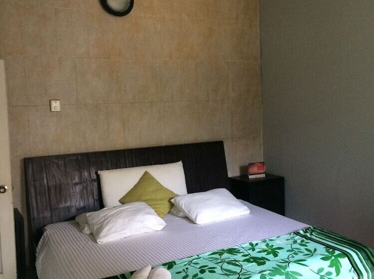 ホテル Hostel Green House Coffee Bar