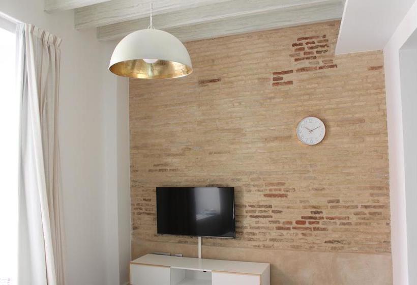 Life Apartments Santo Rey