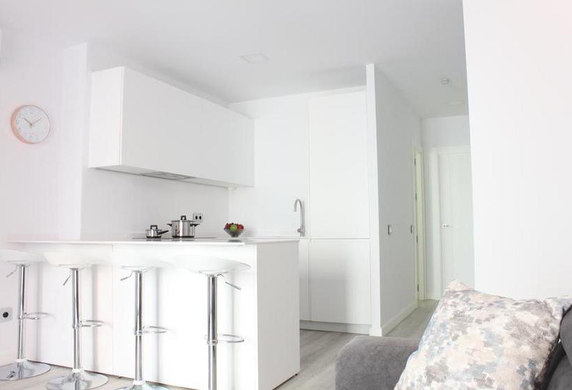 Life Apartments Santo Rey