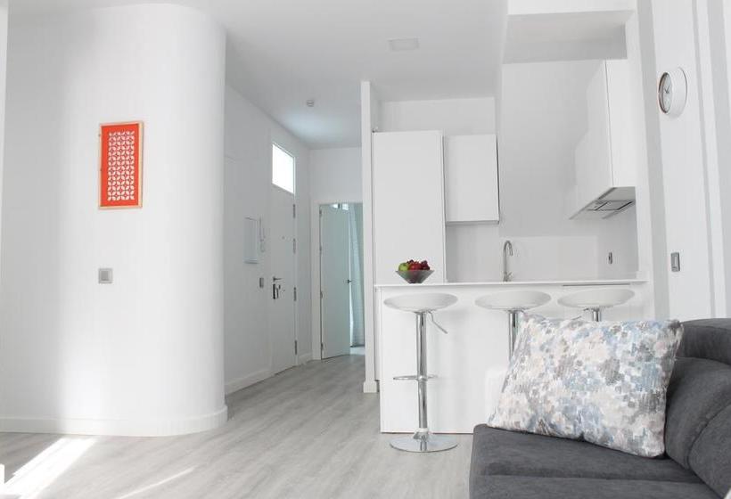 Life Apartments Santo Rey