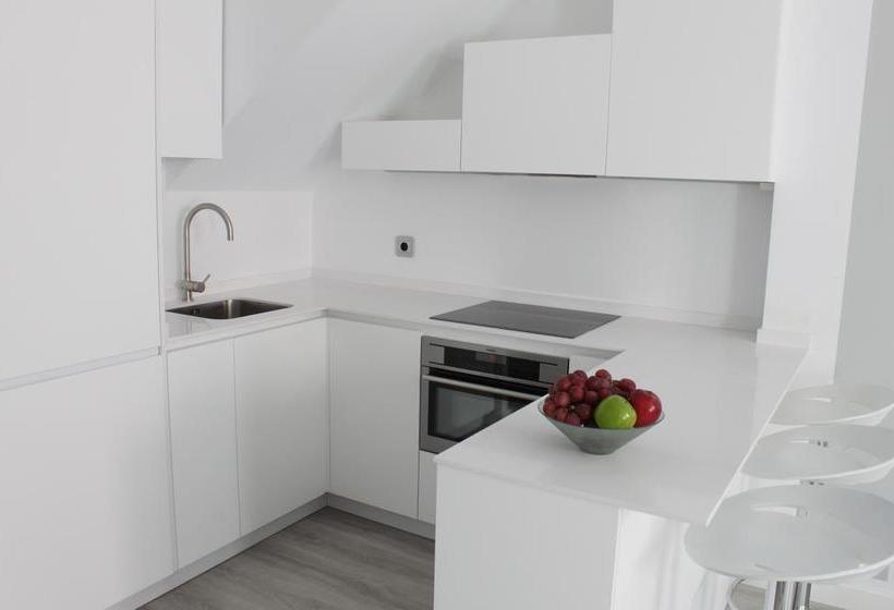 Life Apartments Santo Rey