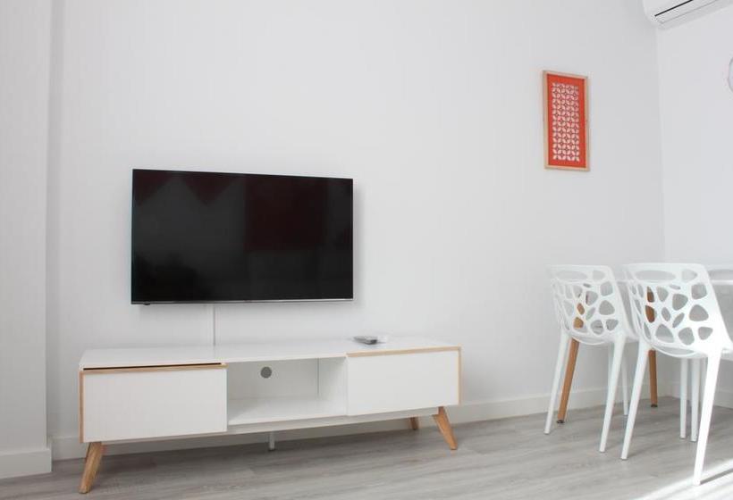 Life Apartments Santo Rey