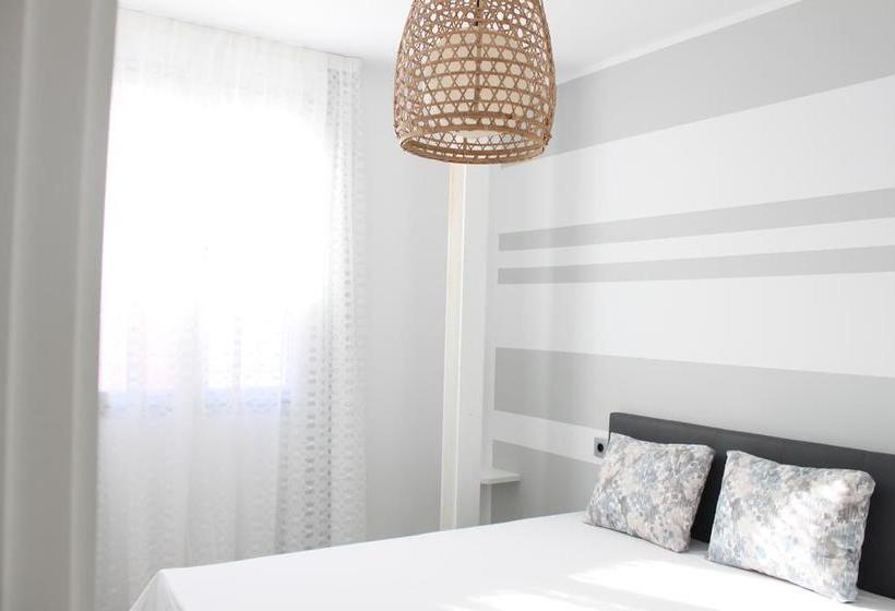 Life Apartments Santo Rey