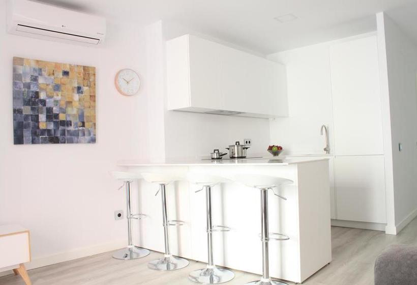 Life Apartments Santo Rey