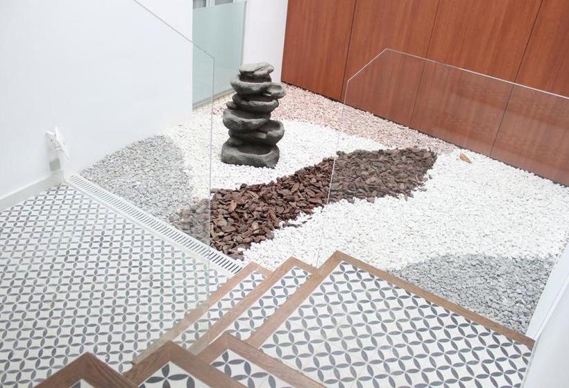 Life Apartments Santo Rey