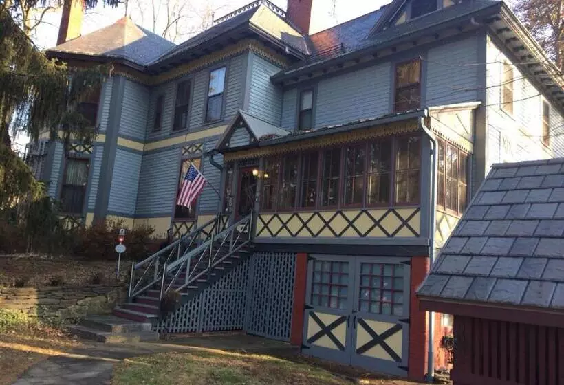 ベッドアンドブレックファースト Amherst Inn