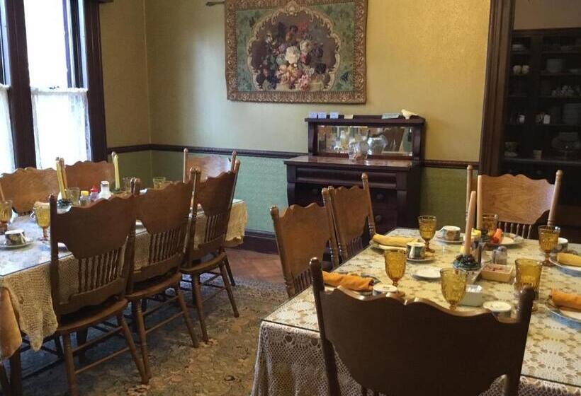 مبيت وإفطار Amherst Inn