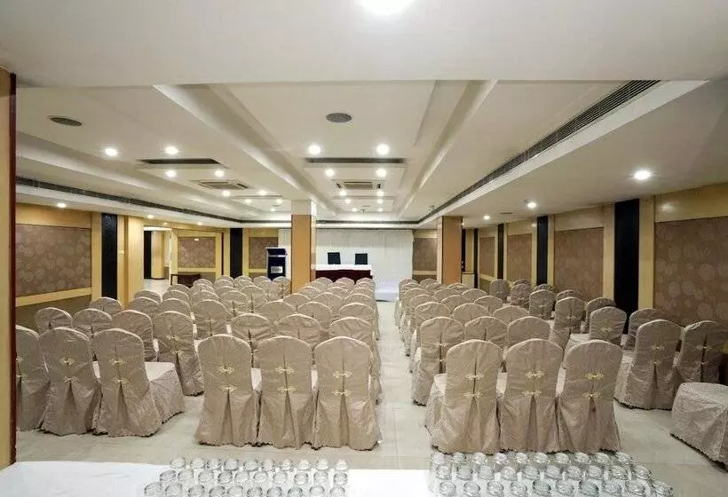 Hotelli Geetha Regency
