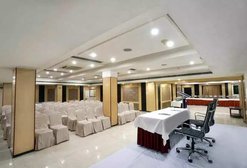 Hotelli Geetha Regency
