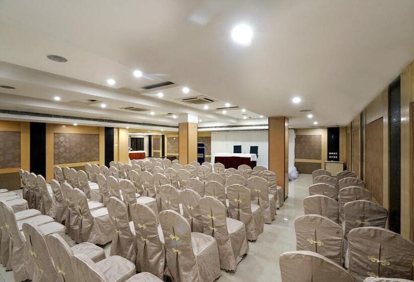 فندق Geetha Regency