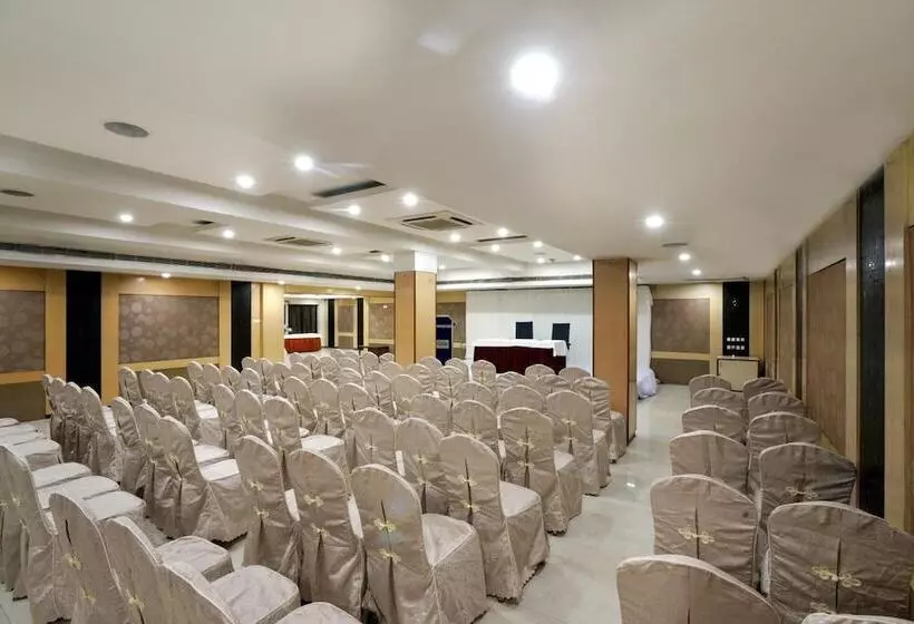 Hotelli Geetha Regency