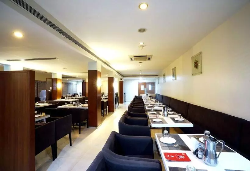 Hotelli Geetha Regency