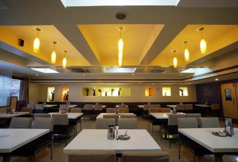 فندق Geetha Regency