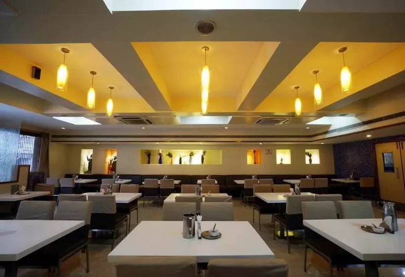 Hotelli Geetha Regency