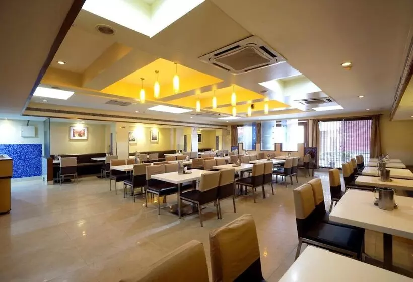 Hotelli Geetha Regency