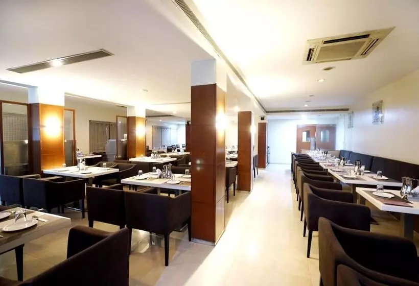 Hotelli Geetha Regency