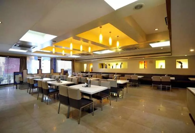 Hotelli Geetha Regency