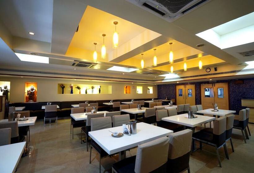 فندق Geetha Regency