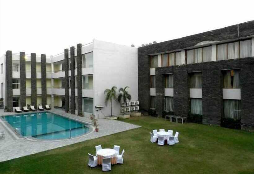 בית מלון כפרי Hans Resort