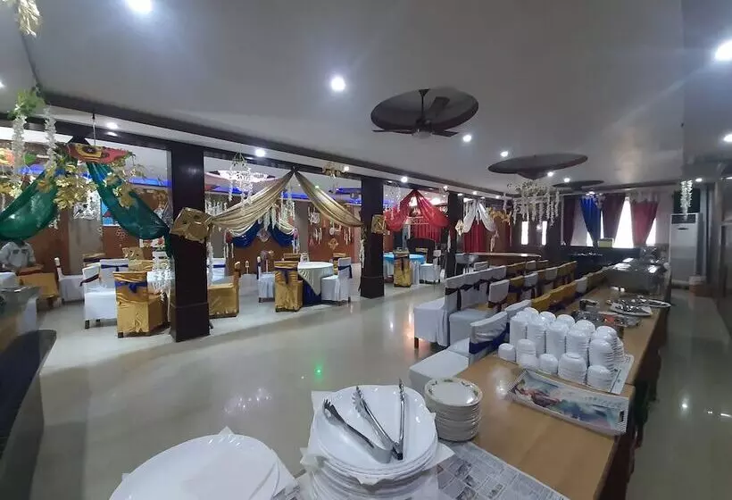 هتل Platinum Plaza