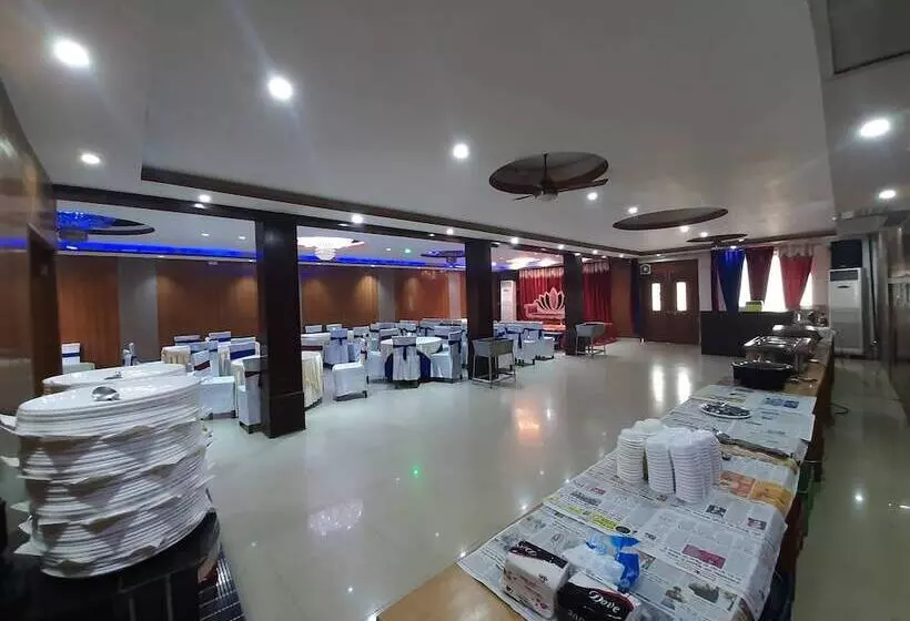 هتل Platinum Plaza