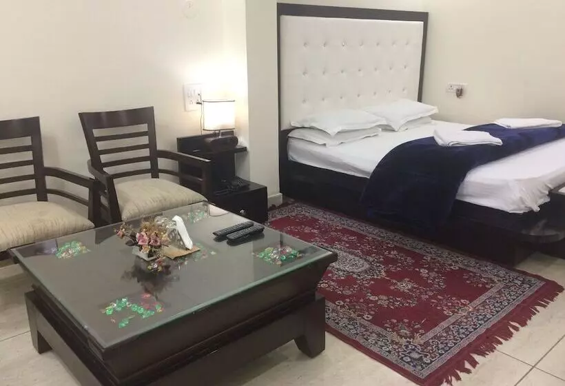 هتل Platinum Plaza