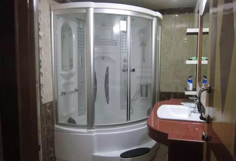 هتل Platinum Plaza