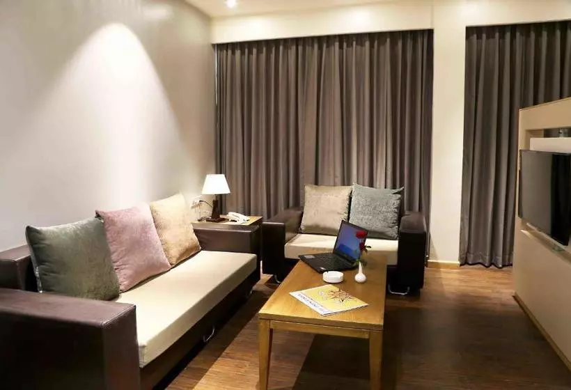 ホテル Preeti Executive