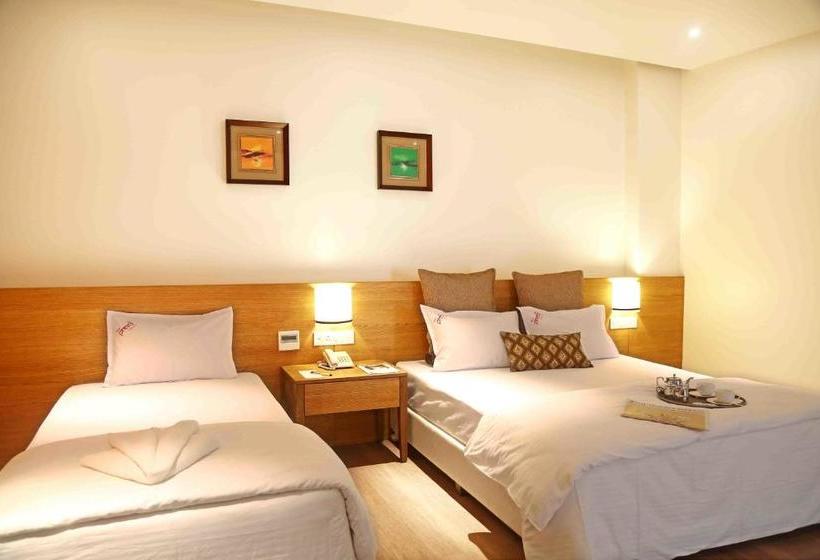 호텔 Preeti Executive