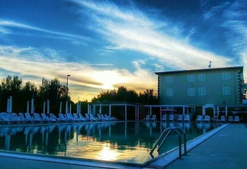 Отель Quadrifoglio