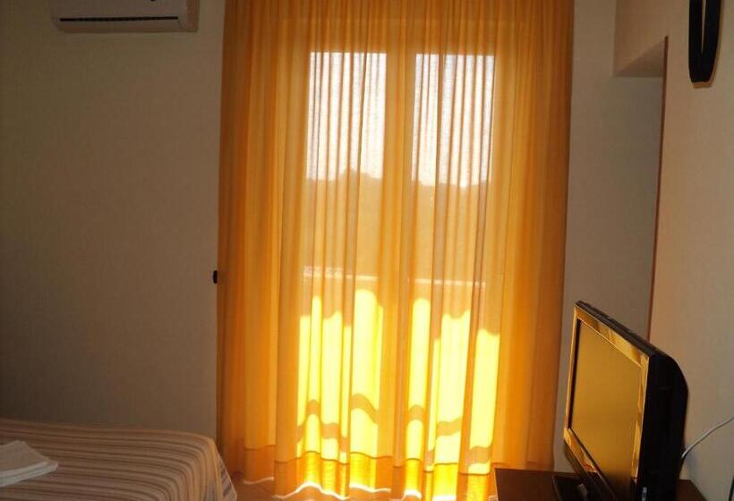 فندق Ristorante La Decanata