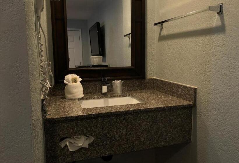 فندق على الطريق Relax Inn