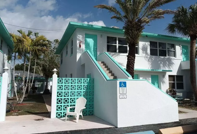 Swashbuckler Motel