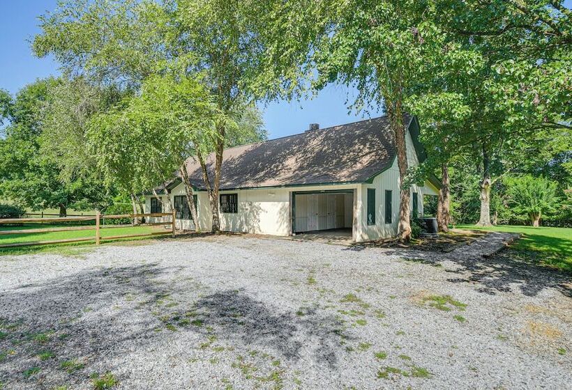 Fire Pit & Views: Campobello Rural Retreat