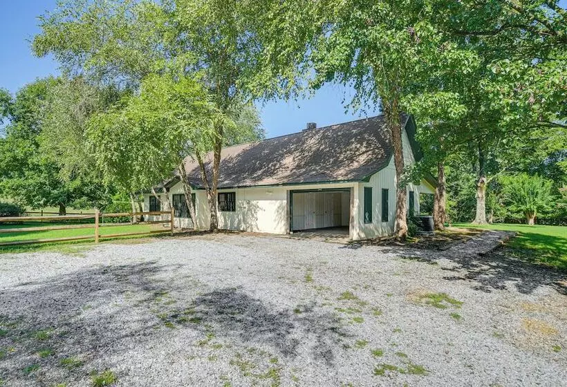 Fire Pit & Views: Campobello Rural Retreat