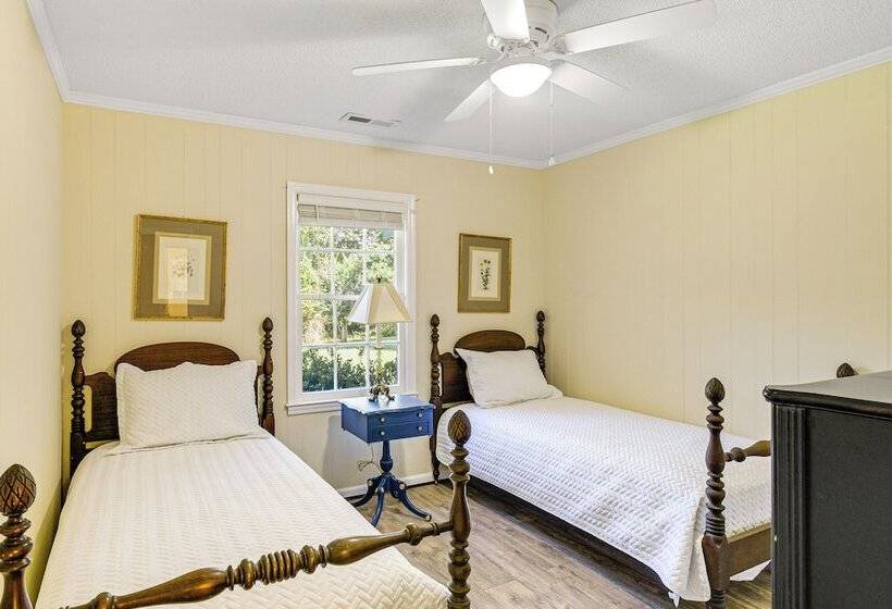 Fire Pit & Views: Campobello Rural Retreat