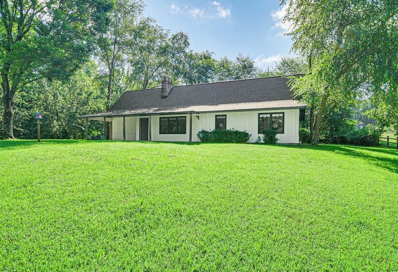 Fire Pit & Views: Campobello Rural Retreat