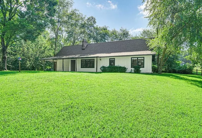 Fire Pit & Views: Campobello Rural Retreat