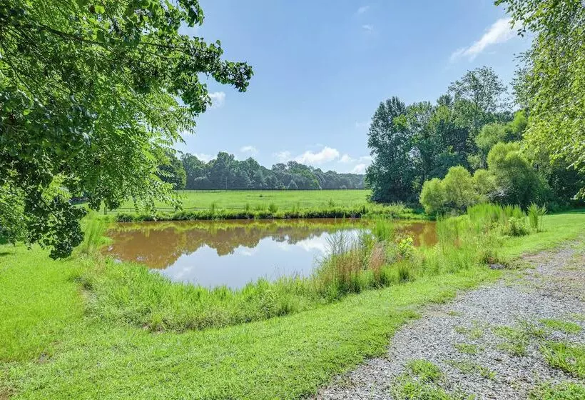 Fire Pit & Views: Campobello Rural Retreat