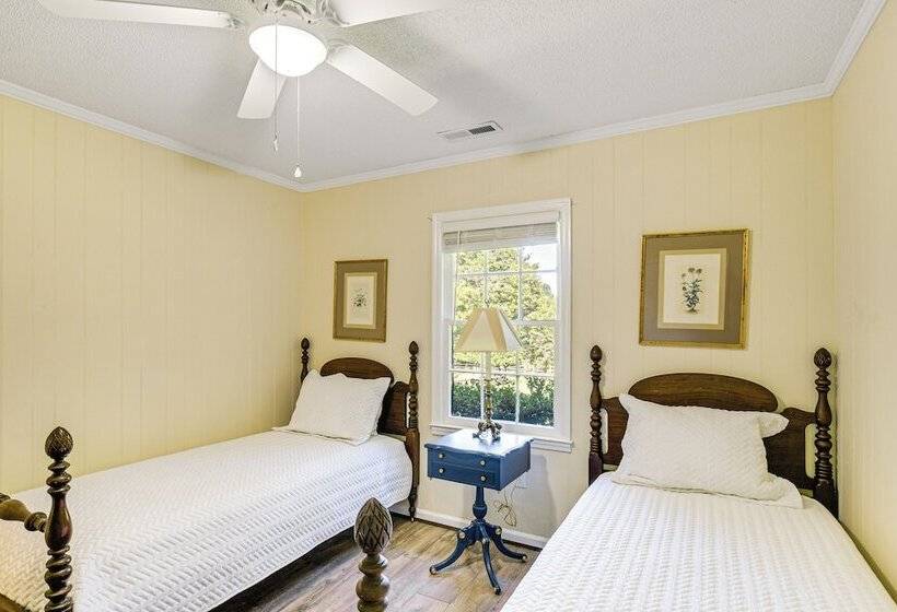 Fire Pit & Views: Campobello Rural Retreat