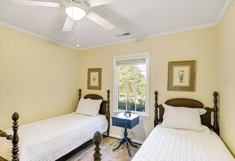 Fire Pit & Views: Campobello Rural Retreat