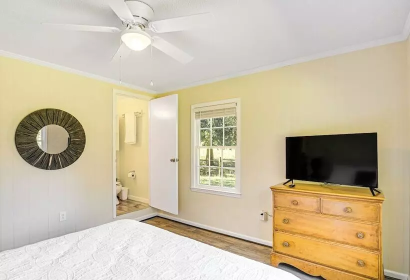 Fire Pit & Views: Campobello Rural Retreat