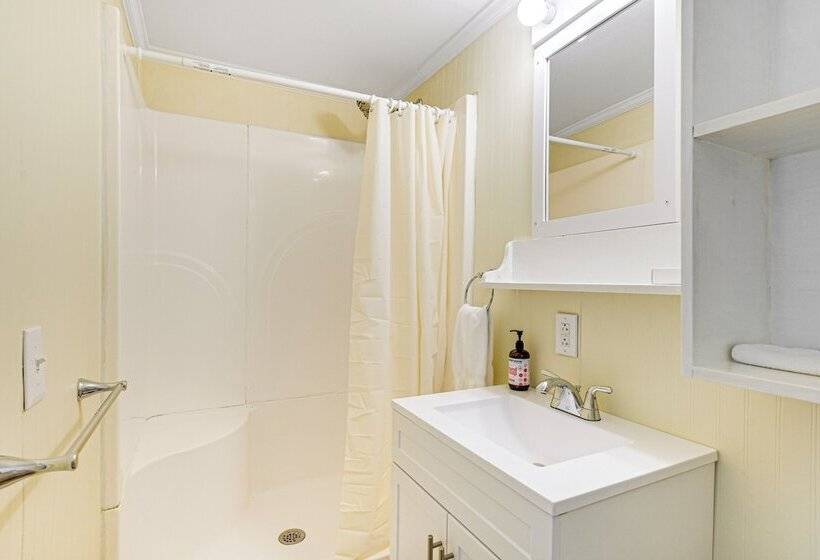 Fire Pit & Views: Campobello Rural Retreat