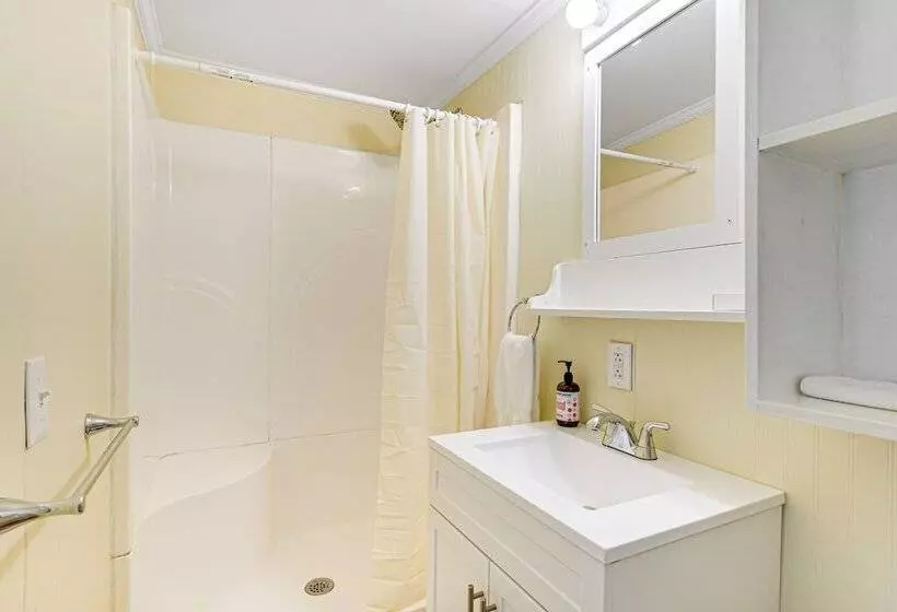 Fire Pit & Views: Campobello Rural Retreat