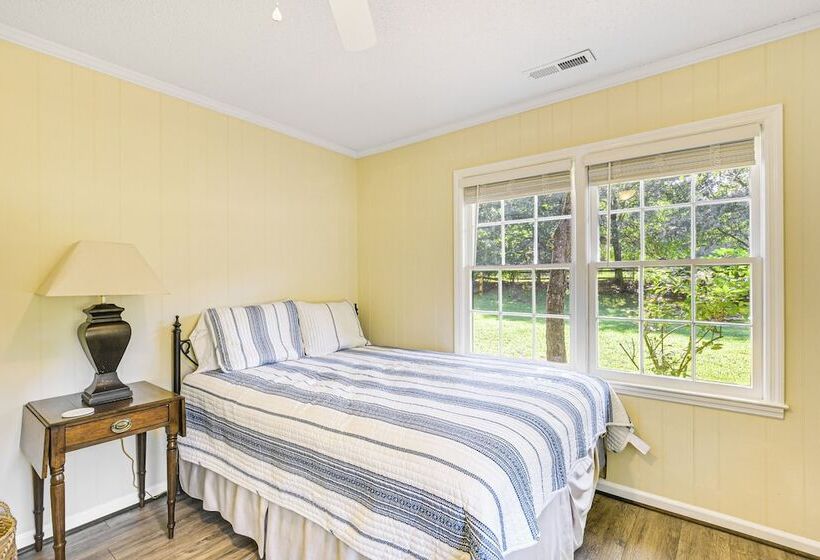 Fire Pit & Views: Campobello Rural Retreat