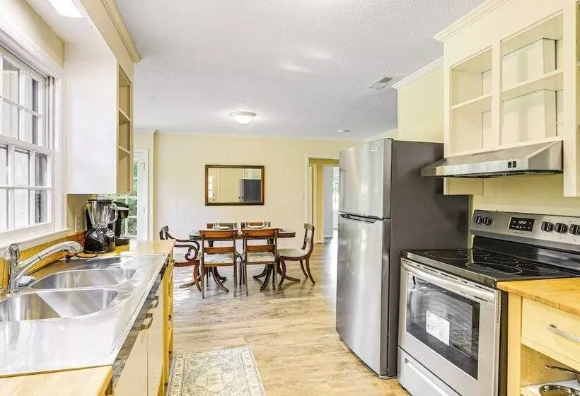 Fire Pit & Views: Campobello Rural Retreat