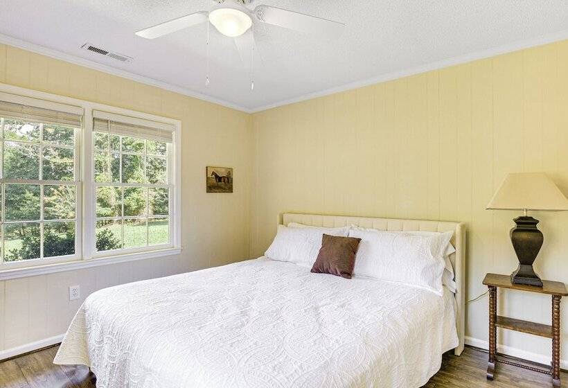 Fire Pit & Views: Campobello Rural Retreat